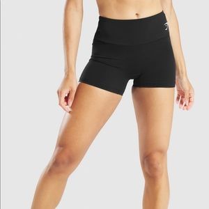 Gymshark Womens
TRAINING SHORTS